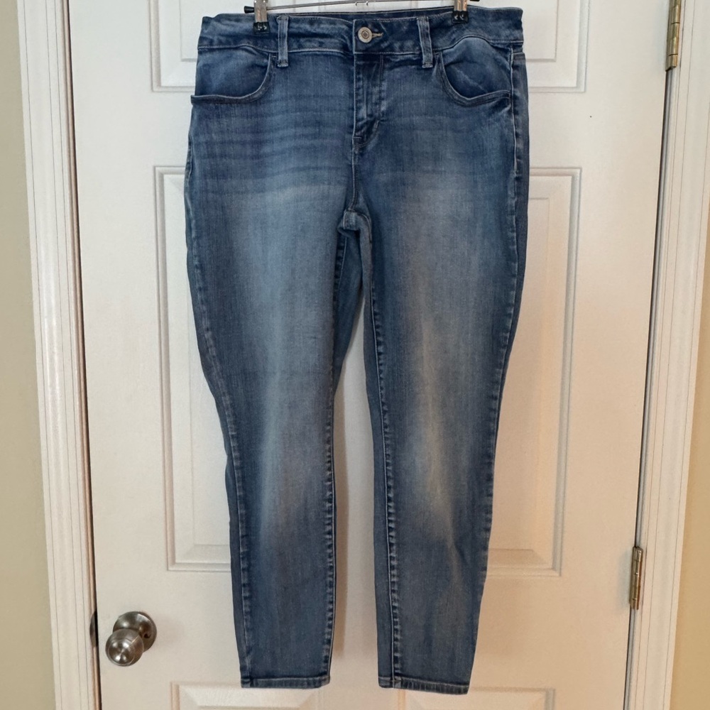 Maurices Mid Rise Skinny Jean, Large Short